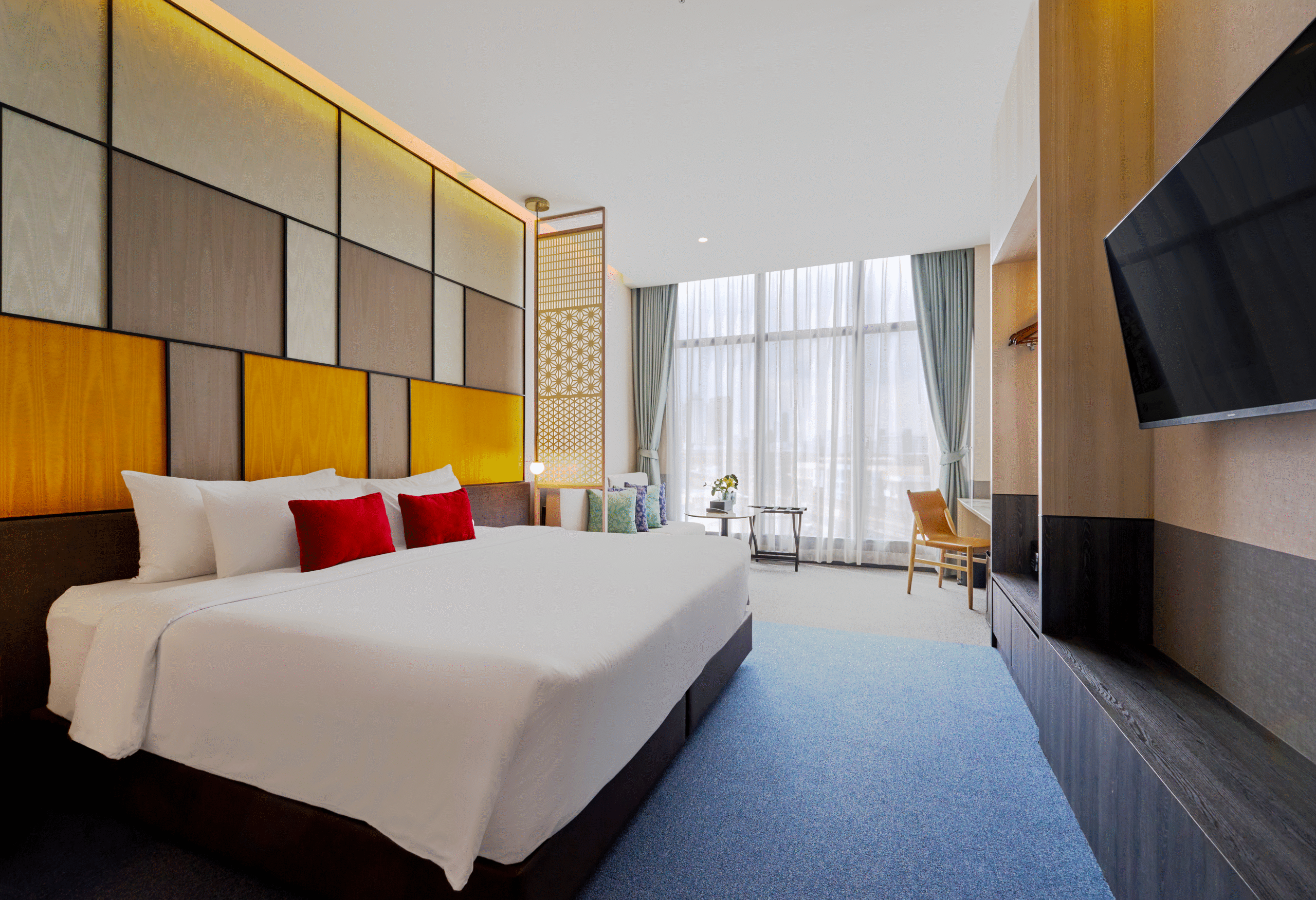 Ramada-48_Deluxe-Room_001